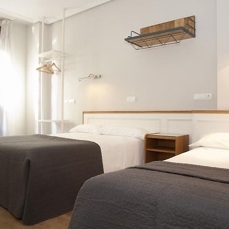 Apartamentos Sabinas Don Jaime Zaragoza Værelse billede