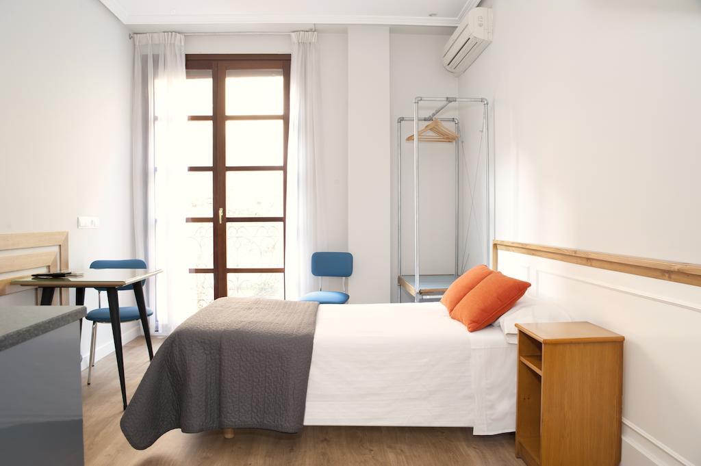 Apartamentos Sabinas Don Jaime Zaragoza Værelse billede