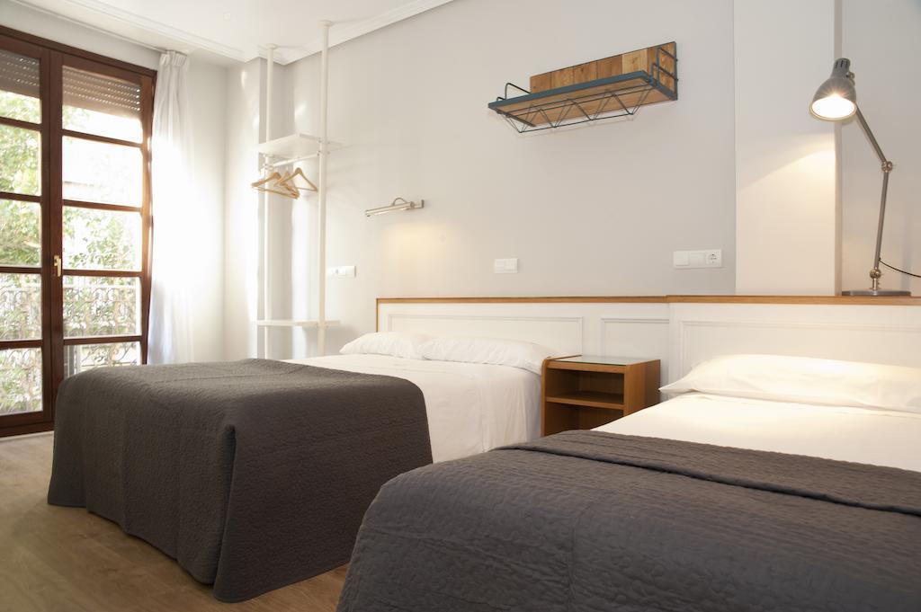 Apartamentos Sabinas Don Jaime Zaragoza Værelse billede