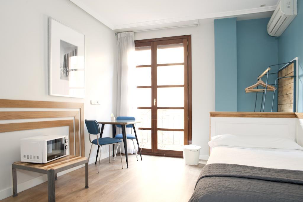 Apartamentos Sabinas Don Jaime Zaragoza Værelse billede
